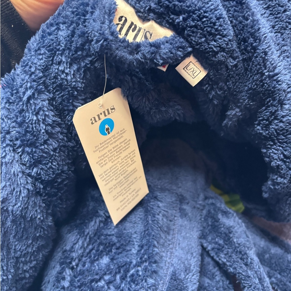 Men's Plush Blue Robe - Picture 2 of 2